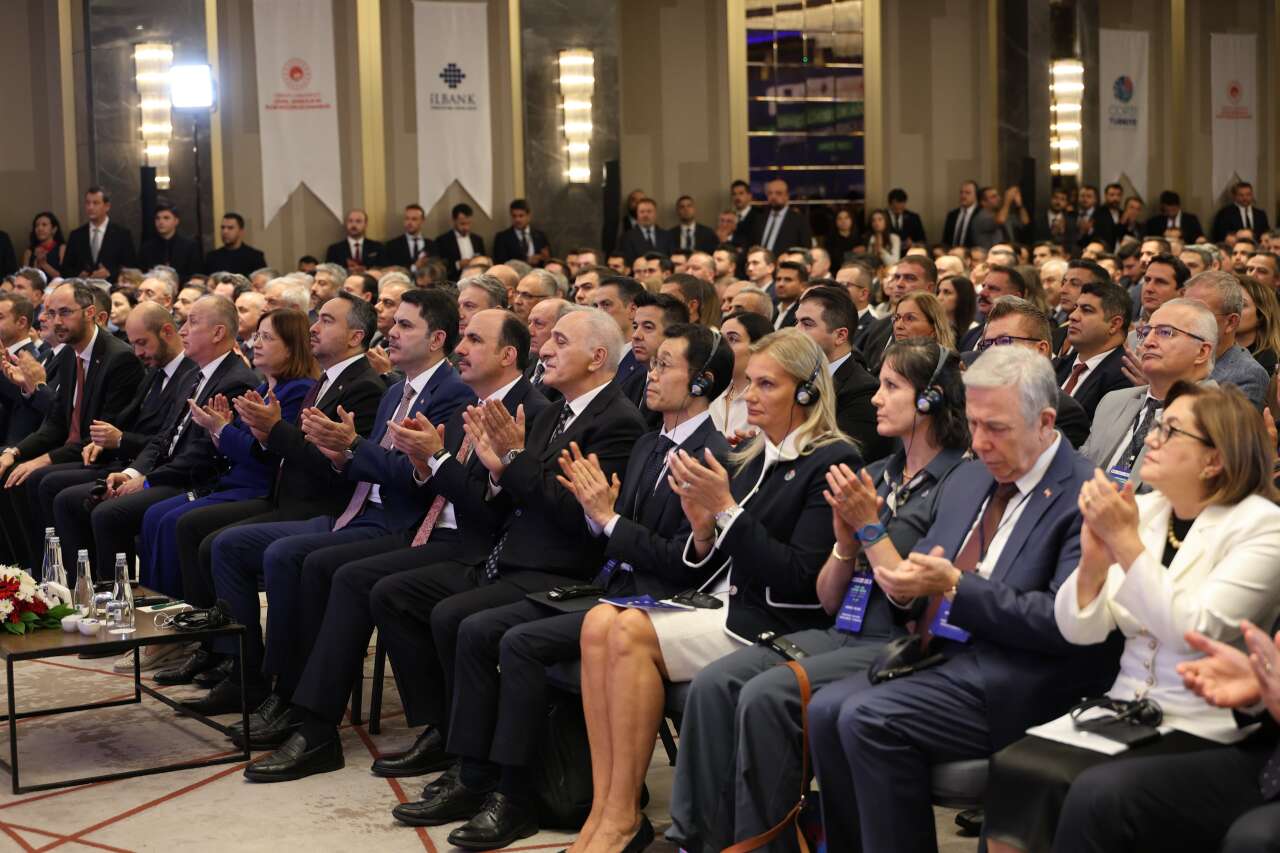 Konya Büyükşehir Başkanı Altay’dan iklim alarmı! “Şehirlerin kapısına dayandı” 10